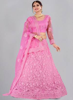 Garb These Partywear Lehenga Choli in Fine Colored.These Lehenga Are Net Choli Are Net And Dupatta Are Fabricated On Net Pair.Its Beautified With Designer Thread Embroidery With Diamond Work.