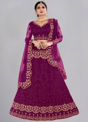 Garb These Partywear Lehenga Choli in Fine Colored.These Lehenga Are Net Choli Are Net And Dupatta Are Fabricated On Net Pair.Its Beautified With Designer Thread Embroidery With Diamond Work.