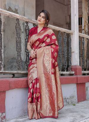 Looking These Festive Wear Saree in Fine Colored.These Saree And Blouse is Fabricated On Chanderi Silk.Its Beautified With Weaving Jari Designer.