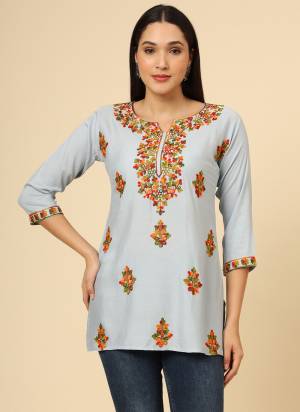 Garb These Beautiful Looking Readymade Short Kurti.These Kurti is Fabricated On Rayon.Its Beautified With Designer Chikankari Thread Embroidery Work.