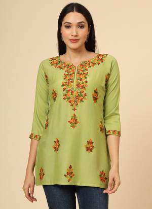 Garb These Beautiful Looking Readymade Short Kurti.These Kurti is Fabricated On Rayon.Its Beautified With Designer Chikankari Thread Embroidery Work.