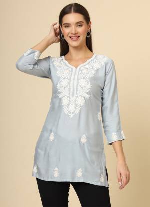 Looking These Beautiful Looking Readymade Short Kurti.These Kurti is Fabricated On Rayon.Its Beautified With Designer Chikankari Thread Embroidery Work.