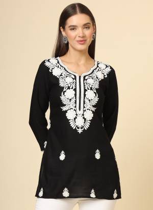 Looking These Beautiful Looking Readymade Short Kurti.These Kurti is Fabricated On Rayon.Its Beautified With Designer Chikankari Thread Embroidery Work.