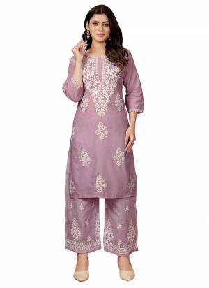 Grab These Beautiful Looking Readymade Kurti With Bottom.These Kurti And Bottom is Fabricated On Cotton.Its Beautified With Designer Chikankari Embroidery Work.