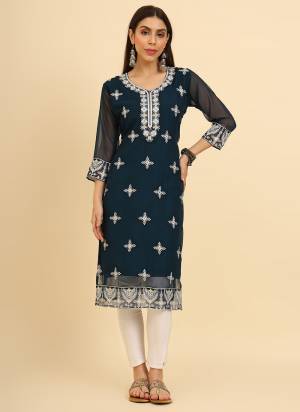 Garb These Beautiful Looking Readymade Kurti.These Kurti is Fabricated On Georgette.Its Beautified With Designer Lucknowi Chikankari Thread Embroidery Work.