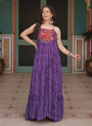 Attrective Looking These Beautiful Looking Readymade Long Gown.These Gown is Fabricated On Faux Georgette.Its Beautified With Designer Bandhani Printed,Katchi Patch Work.