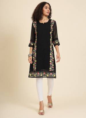 Garb These Beautiful Looking Readymade Kurti.These Kurti is Fabricated On Georgette.Its Beautified With Designer Lucknowi Chikankari Multy Thread Embroidery Work.