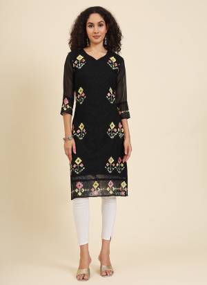 Looking These Beautiful Looking Readymade Kurti.These Kurti is Fabricated On Georgette.Its Beautified With Designer Lucknowi Chikankari Multy Thread Embroidery Work.