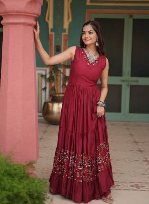 Garb These Beautiful Looking  Readymade Long Gown.These Gown is Fabricated On Rayon.Its Beautified With Designer Printed Patch Work.