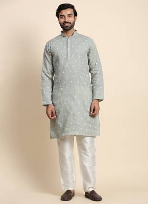 For A festive Wear,Grab These Readymade Kurta Payjama in Fine Colored.These Kurta is Fabricated On Cotton And Art Silk Bottom With  Designer Embroidery Work.Buy Now.