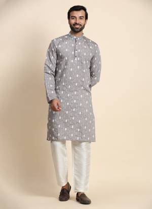 For A festive Wear,Grab These Readymade Kurta Payjama in Fine Colored.These Kurta is Fabricated On Viscose Rayon And Art Silk Bottom With  Designer Embroidery Work.Buy Now.