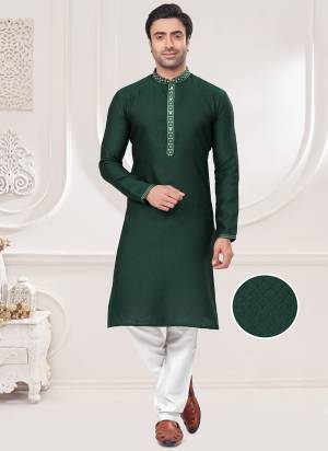 Looking These Party Wear Mans Wear Kutra Payjama wearing this fashionable. Tailored Kurta Are Jacquard And Payjama Raymond Cotton finest Silk Fabriced With Mirror,Thread Embroidery Work and fashioned with a banded collar for a dash of style.