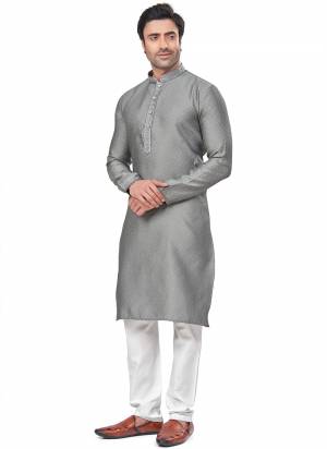 Looking These Party Wear Mans Wear Kutra Payjama wearing this fashionable. Tailored Kurta Are Jacquard And Payjama Raymond Cotton finest Silk Fabriced With Mirror,Thread Embroidery Work and fashioned with a banded collar for a dash of style.