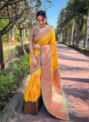 Garb These Party Wear Saree in Fine Colored.These Saree And Blouse is Fabricated On Soft Silk.Its Beautified With Weaving Jal Designer.