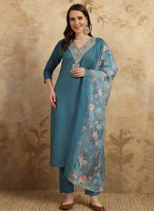 Grab These Readymade Suit in Fine Colored Pair With Bottom And Dupatta.These Top And Bottom Are Fabricated On Viscose Rayon Pair With Teby Dupatta.Its Beautified With Designer Embroidery Work With Printed Dupatta.