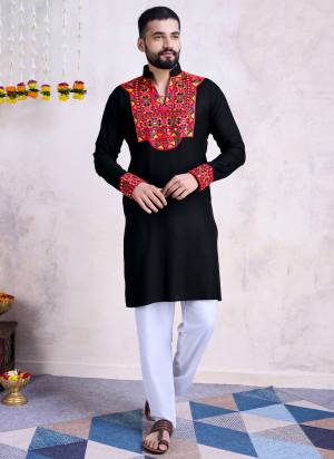 For A Festive Wear,Grab These Readymade Kurta Pair in Fine Colored.These Kurta Are Rayon Fabricated on Pair.Its Beautified With Mirror ,Thread Embroidery Work.