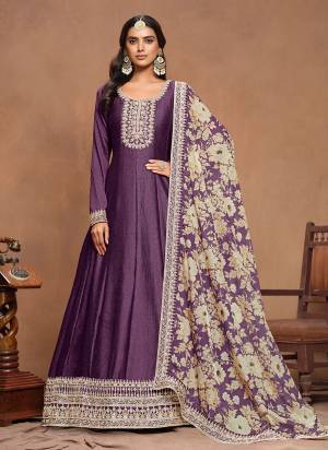 Garb These Party Wear Anarkali Suit in Fine Colored Pair With Dupatta.These Top Are Art Silk And Dupatta Are Fabricated On Organza Pair.Its Beautified With Santoon Inner.Its Beautified With Designer Embroidery Work With Printed Dupatta.