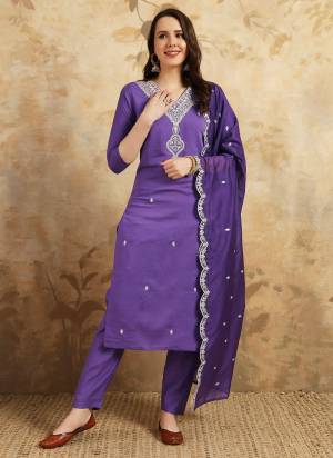 Looking These Readymade Suit in Fine Colored Pair With Bottom And Dupatta.These Top And Bottom Are Fabricated On Chanderi Pair With Nylon Chanderi Dupatta.Its Beautified With Designer Embroidery Work.