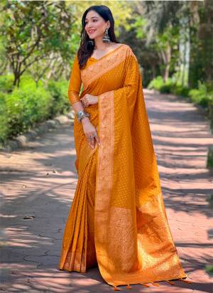  Looking These Party Wear Saree in Fine Colored.These Saree And Blouse is Fabricated On Banarasi Silk.Its Beautified With Weaving Jari Designer.