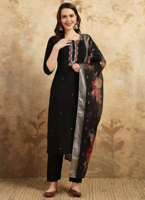 Grab These Readymade Suit in Fine Colored Pair With Bottom And Dupatta.These Top And Bottom Are Fabricated On Chanderi Pair With Teby Silk Dupatta.Its Beautified With Designer Printed With Embroidery Work.