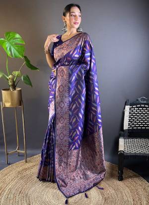 Garb These Party Wear Saree in Fine Colored.These Saree And Blouse is Fabricated On Soft Silk.Its Beautified With Weaving Jari Designer.