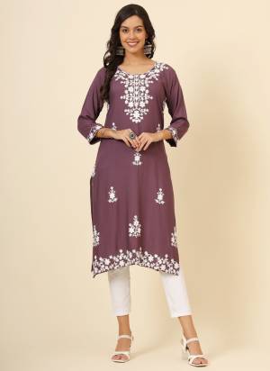 Looking These Beautiful Looking Readymade Kurti.These Kurti is Fabricated On Liva Rayon.Its Beautified With Designer Lucknowi Thread Embroidery Work.