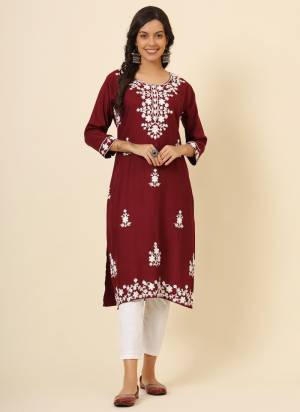 Looking These Beautiful Looking Readymade Kurti.These Kurti is Fabricated On Liva Rayon.Its Beautified With Designer Lucknowi Thread Embroidery Work.