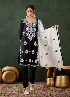 Grab These Beautiful Looking Readymade Suits With Dupatta.These Suit is Fabricated On Top Are Rayon Cotton And Bottom Are Rayon Cotton And Chanderi Dupatta .Its Beautified With Designer Chikankari Embroidery Work.