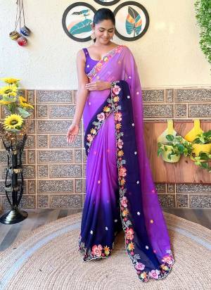 Attrective These Party Wear Saree in Fine Dual Shaded Colored.These Saree Are Georgette And Blouse is Georgette Fabricated.Its Beautified With Pedding Color Printed With Designer Sequance Embroidery Work.