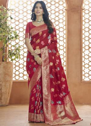 Looking These Party Wear Saree in Fine Colored.These Saree Are Banarasi Silk And Blouse is Fabricated On Banarasi Silk.Its Beautified With Weaving Jari Designer.