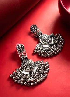 Grab These Beautifil Oxidised Silver Colored Earring.These Earring is Come Brass Material And Beautified With Artificial Beads Work.