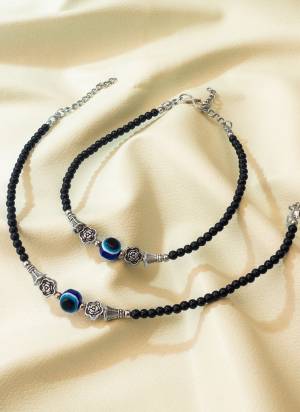 Looking These Beautifil Anklet Black Colored.These Anklet is Come Brass Material And Beautified With Crystal Beads Work.