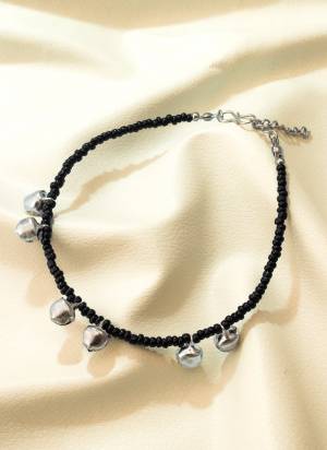 Looking These Beautifil Anklet Black Colored.These Anklet is Come Brass Material And Beautified With Crystal Beads Work.