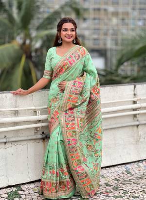 Attrective These Party Wear Saree in Fine Colored.These Saree And Blouse is Fabricated On Pashmina Silk.Its Beautified With Weaving Jacquard Kashmiri Meenakari Designer.