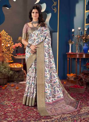  Looking These Party Wear Saree in Fine Colored.These Saree And Blouse is Fabricated On Jacquard Silk Pair.Its Beautified With Wevon Jari Border Designer With Designer Floral Printed.