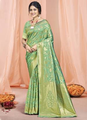 Looking These Fastive Wear Saree in Fine Colored.These Saree And Blouse is Fabricated On Silk.Its Beautified With Weavon Jacquard Jari Designer.