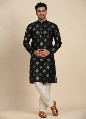 For A Festive Wear,Grab These Readymade Kurta With Payjama Pair in Fine Colored.These Kurta Are Cotton And Payjama Are Art Silk Fabricated on Pair.Its Beautified With Designer Embroidery Work.