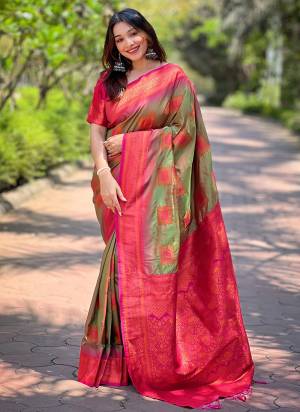 Garb These Party Wear Saree in Fine Colored.These Saree And Blouse is Fabricated On Soft Silk.Its Beautified With Weaving Meenakari Designer.