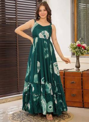 Attrective Looking These Beautiful Looking Readymade Long Gown.These Gown Are Rayon is Fabricated.Its Beautified With Designer Digital Printed.