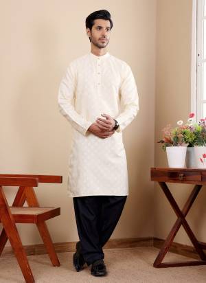 For A festive Wear,Grab These Readymade Kurta in Fine Colored.These Kurta is Fabricated On Viscose With Wevon Jacquard Designer.Buy Now.