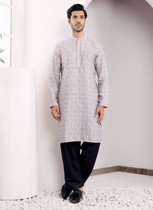 For A festive Wear,Grab These Readymade Kurta in Fine Colored.These Kurta is Fabricated On Viscose With Wevon Jacquard Designer.Buy Now.