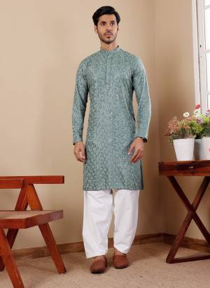 For A festive Wear,Grab These Readymade Kurta With Payjama in Fine Colored.These Kurta is Fabricated On Viscose And Art Silk Bottom With Designer Chikankari Embroidery Work.Buy Now.