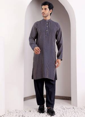 For A festive Wear,Grab These Readymade Kurta in Fine Colored.These Kurta is Fabricated On Modal Silk With Designer Printed.Buy Now.