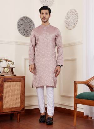 For A festive Wear,Grab These Readymade Kurta With Payjama in Fine Colored.These Kurta is Fabricated On Modal Silk And Art Silk Bottom With Wevon Designer.Buy Now.