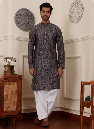 For A festive Wear,Grab These Readymade Kurta Payjama in Fine Colored.These Kurta is Fabricated On Modal Silk And Art Silk Bottom With Wevon Jacquard Designer.Buy Now.