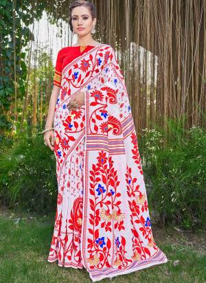 Garb These Party Wear Saree in Fine Colored.These Saree And Blouse Is Silk Cotton Fabricated.Its Beautified With Wevon Designer.