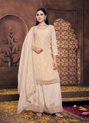 Attrective Looking These Plazzo Suit in Fine Colored Pair With Bottom And Dupatta.These Top Are Viscose Chinon And Dupatta Are Fabricated On Chinon Pair With Chinon Bottom.Its Beautified With Wevon Jacquard Designer, Embroidery Work.