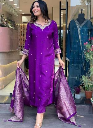 Garb These Beautiful Looking Readymade Suits.These Top Are Roman Silk And Bottom Roman Silk And Dupatta Banarasi Silk Fabricated.Its Beautified With Disigner Embroidery Work.