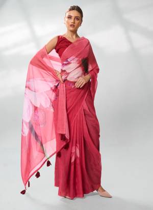 Attrctive These Fancy Saree in Fine Colored.These Saree Are Organza And Blouse is Fabricated On Art Silk Pair.Its Beautified With Disigner Printed.