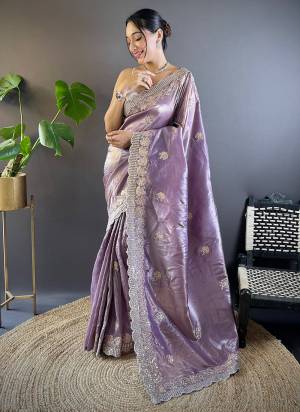 Garb These Party Wear Saree in Fine Colored.These Saree Are Gold Crunchy And Blouse is Mono Diamond Fabricated.Its Beautified With Designer Sequance,Multy Thread Embroidery,Cut Work.